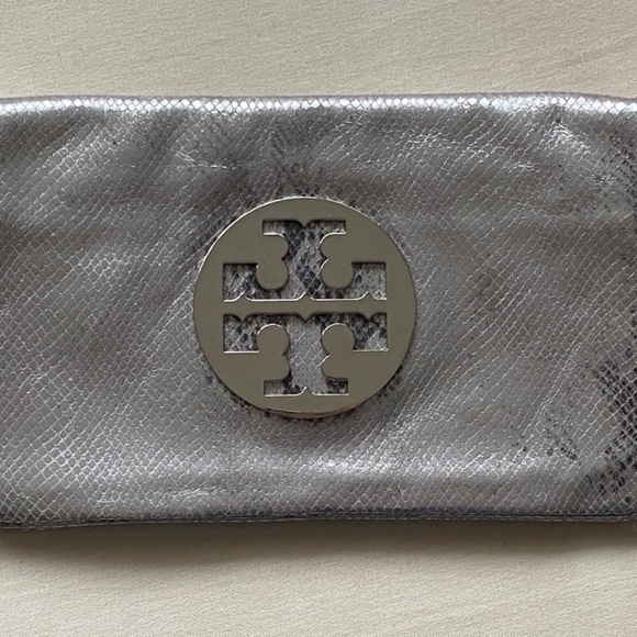 Tory Burch clutch - Picture 3 of 4